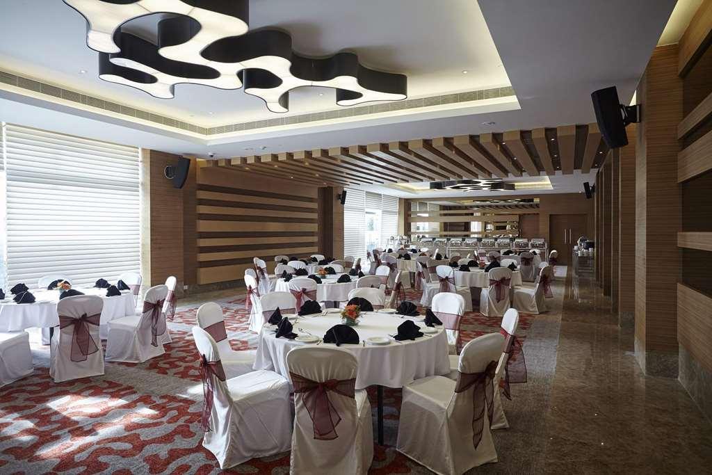 Turyaa Chennai - Omr It Expressway Hotell Restaurang bild